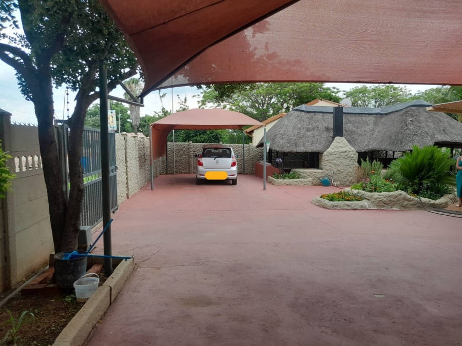 3 Bedroom Property for Sale in Geelhoutpark North West